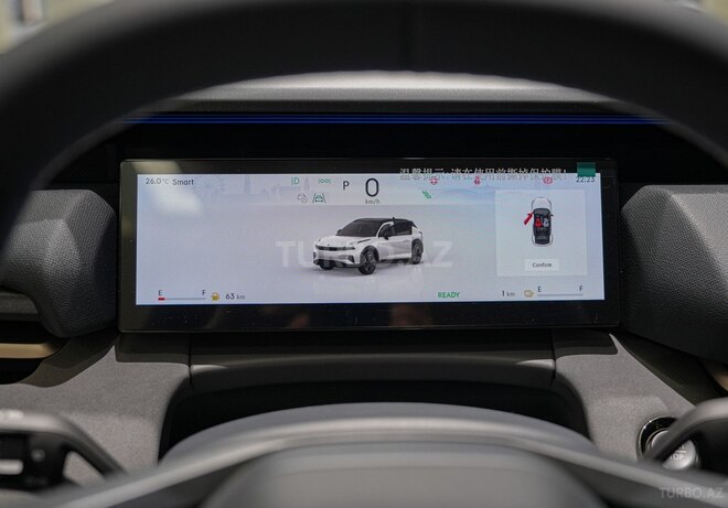 Lynk & Co 06-18