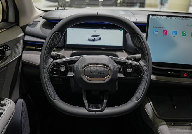 Lynk & Co 06-16