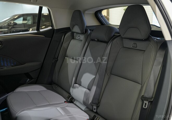 Lynk & Co 06-24