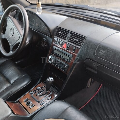 Mercedes C 200 1999, 122,000 km - 2.0 l - Beyləqan