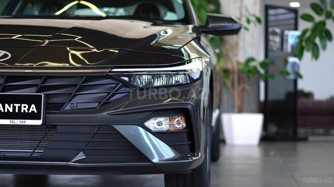 Hyundai Elantra-4