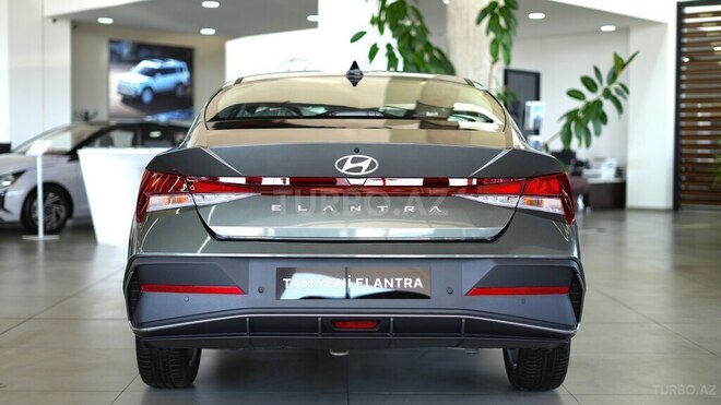 Hyundai Elantra-9