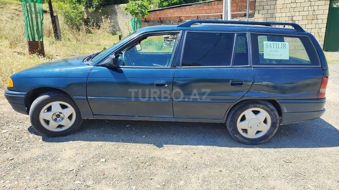 Opel Astra 1994, 516,000 km - 1.6 l - Qazax