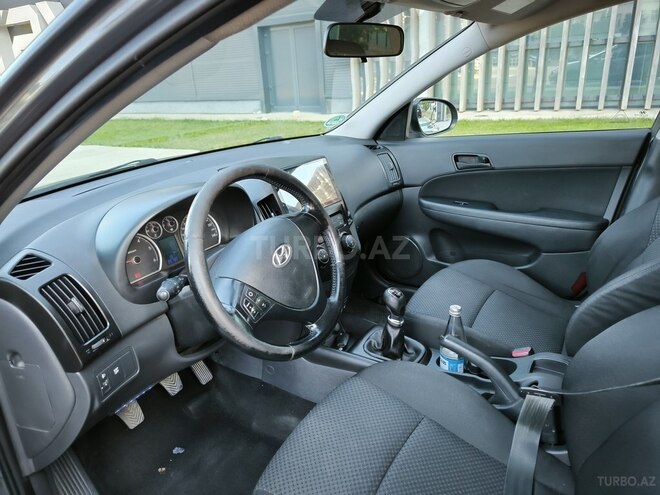 Hyundai i30 2011, 242,000 km - 1.6 l - Bakı