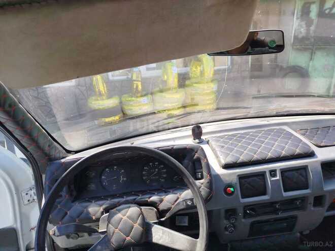 GAZ 330200 2002, 250,000 km - 2.4 l - Quba