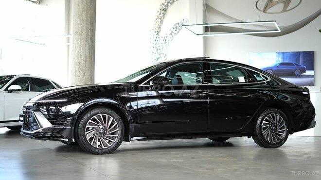 Hyundai Sonata-4
