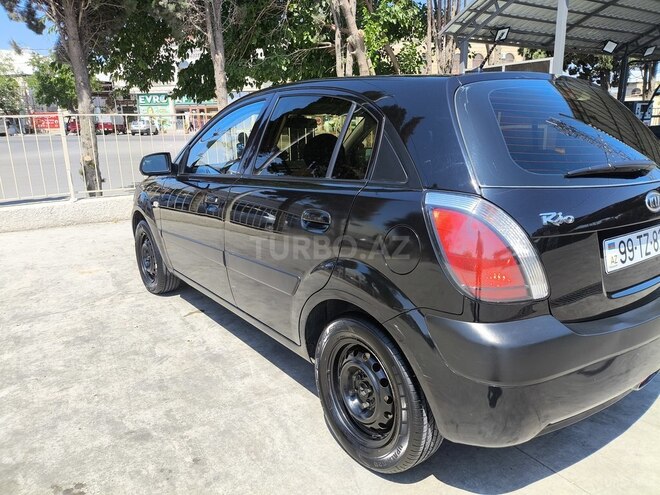 Kia Rio 2009, 225,000 km - 1.4 l - Gəncə