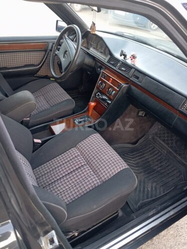 Mercedes E 230 1991, 350,000 km - 2.3 l - Biləsuvar
