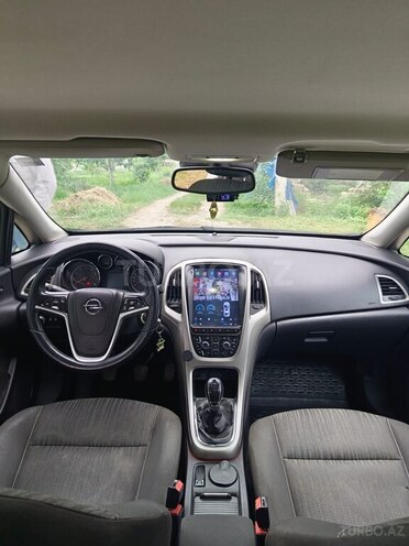 Opel Astra 2011, 178,000 km - 1.4 l - Xaçmaz