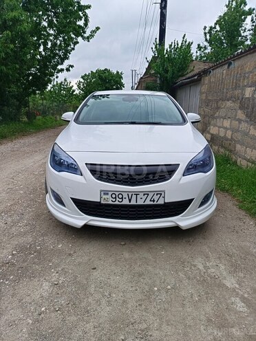 Opel Astra 2011, 178,000 km - 1.4 l - Xaçmaz