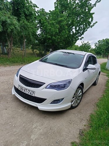 Opel Astra 2011, 178,000 km - 1.4 l - Xaçmaz