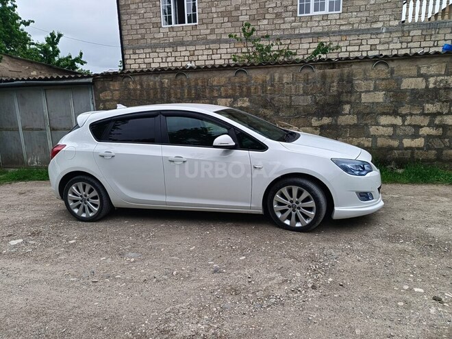 Opel Astra 2011, 178,000 km - 1.4 l - Xaçmaz