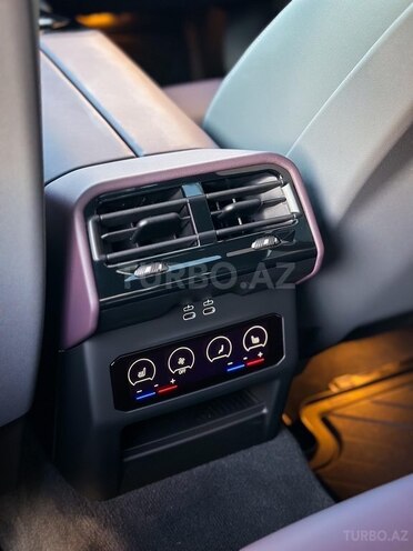 BMW 530e-11