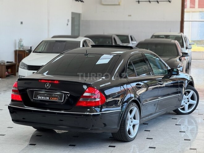 Mercedes E 240-11
