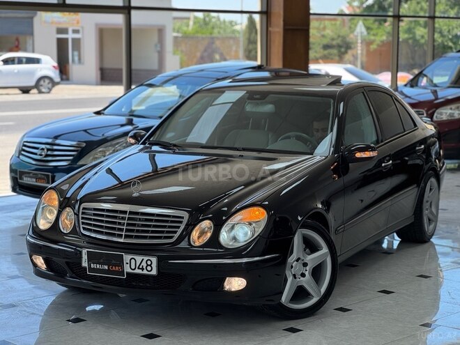 Mercedes E 240-1