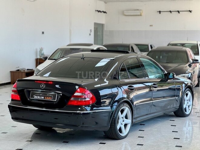 Mercedes E 240-13
