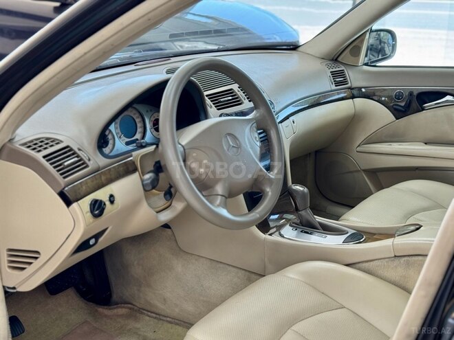 Mercedes E 240-18