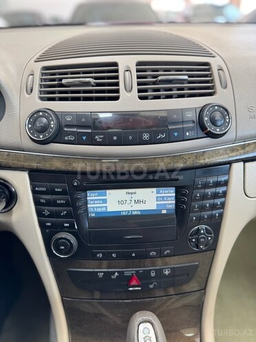 Mercedes E 240-28