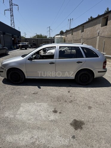 Skoda Fabia 2006, 385,000 km - 1.4 l - Bakı