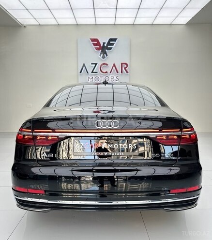 Audi A8-8