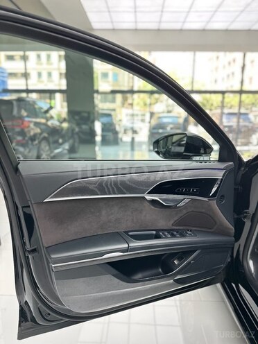 Audi A8-14
