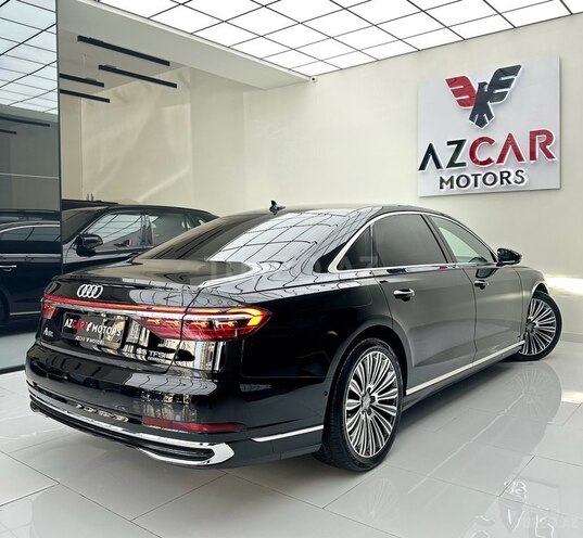 Audi A8-7