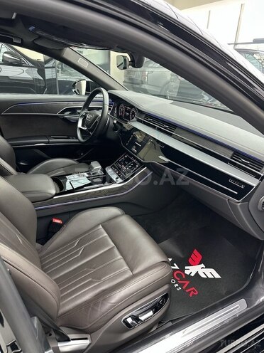 Audi A8-11