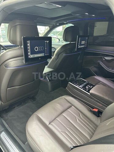Audi A8-19