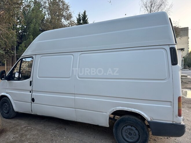 Ford Transit-3