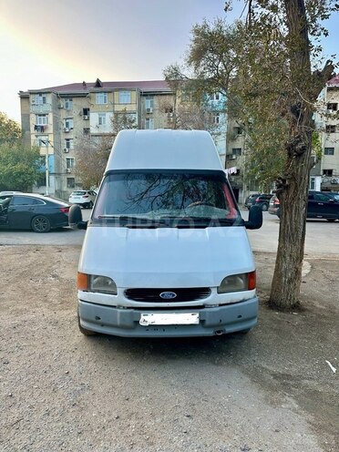 Ford Transit-1