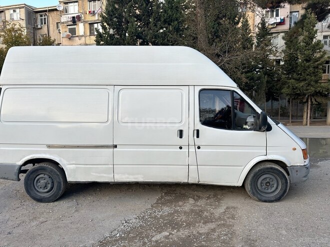 Ford Transit-4