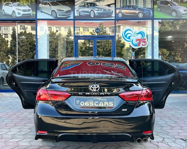 Toyota Camry-13