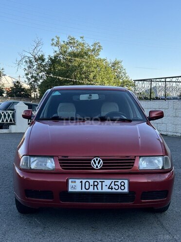 Volkswagen Polo 2001, 278,000 km - 1.6 л - Qax
