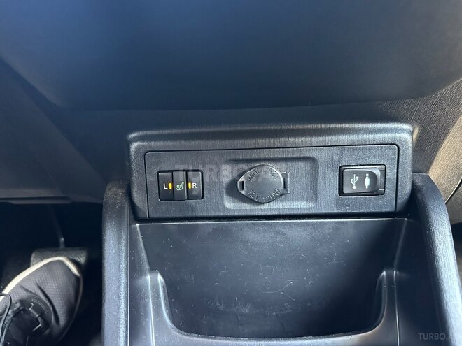 Toyota Prius V 2016, 236,036 km - 1.8 л - Bakı