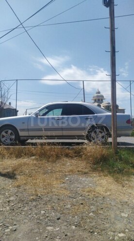 Mercedes E 220 d 1998, 523,692 km - 2.2 l - Xaçmaz