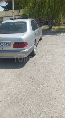 Mercedes E 220 d 1998, 523,692 km - 2.2 l - Xaçmaz