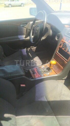 Mercedes E 220 d 1998, 523,692 km - 2.2 l - Xaçmaz