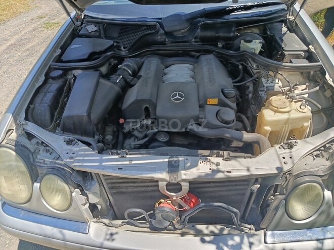 Mercedes E 240 1998, 259,000 km - 2.4 l - Qəbələ