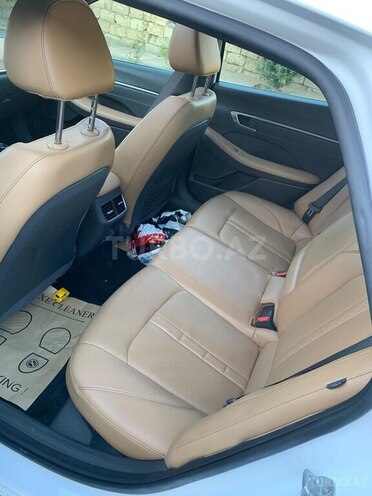 Hyundai Sonata-10