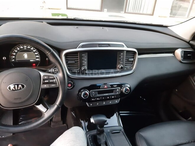 Kia Sorento-9