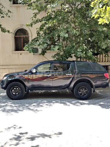 Mitsubishi L200 2012, 273,000 km - 2.5 l - Bakı