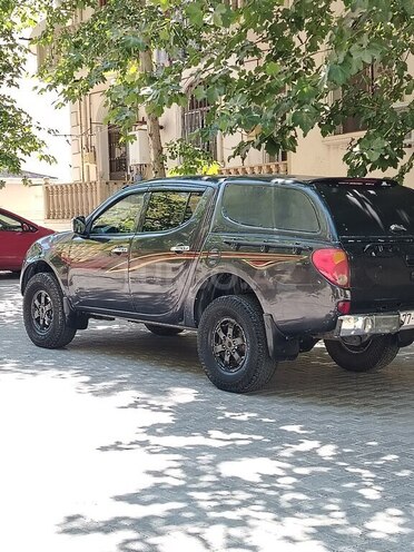 Mitsubishi L200 2012, 273,000 km - 2.5 l - Bakı