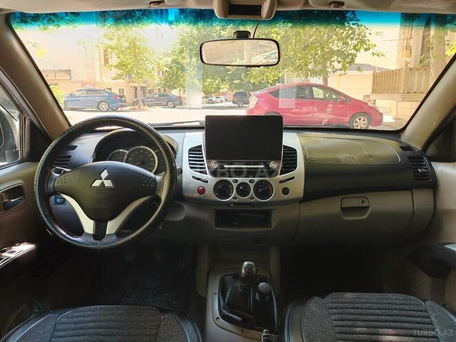 Mitsubishi L200 2012, 273,000 km - 2.5 l - Bakı