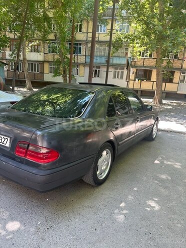 Mercedes E 230 1997, 415,000 km - 2.3 l - Mingəçevir