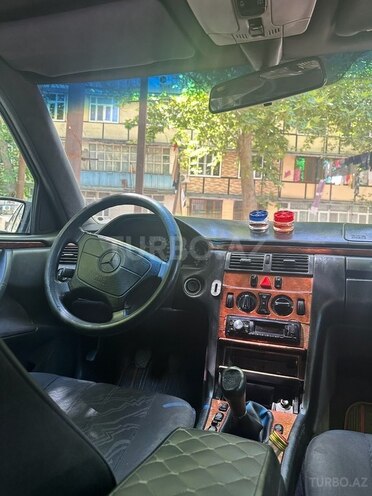 Mercedes E 230 1997, 415,000 km - 2.3 l - Mingəçevir
