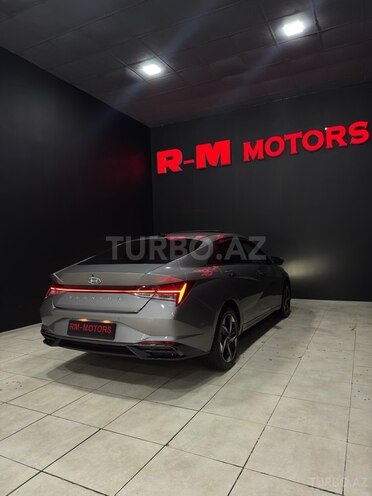 Hyundai Elantra-8