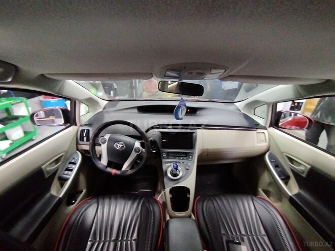 Toyota Prius-6