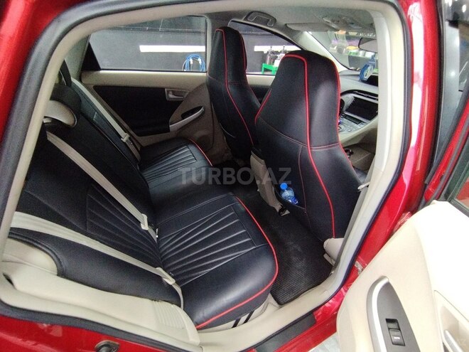 Toyota Prius-7