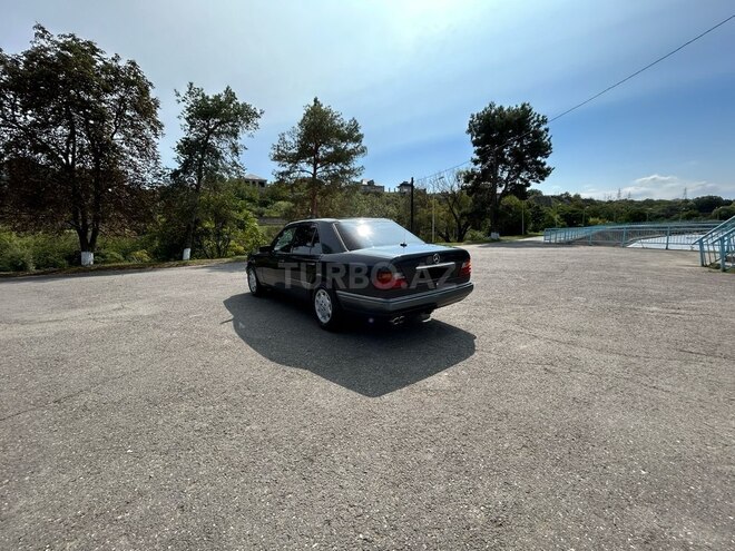 Mercedes E 200 1994, 465,680 km - 2.0 л - Quba