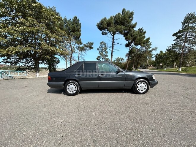 Mercedes E 200 1994, 465,680 km - 2.0 л - Quba